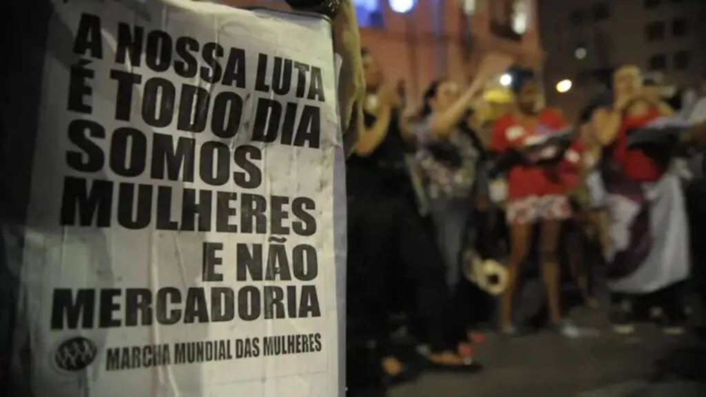 Quase metade ainda não reconhece controle sobre a mulher como violência, revela Datafolha
